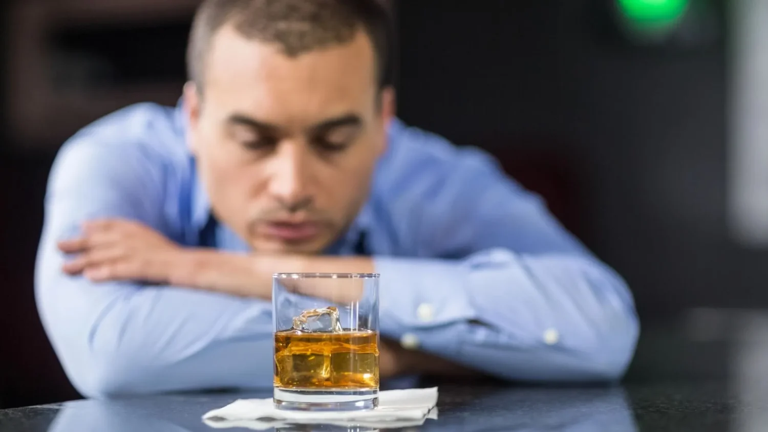alcohol addiction signs